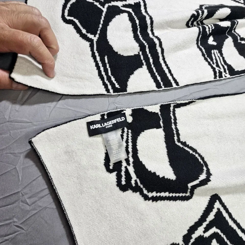 Karl Lagerfeld Paris reversible scarf cat
